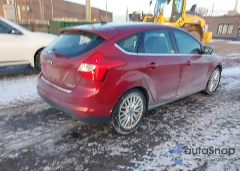 2013 Ford Focus Titanium из США, поврежденный, VIN 1FADP3N22DL254683